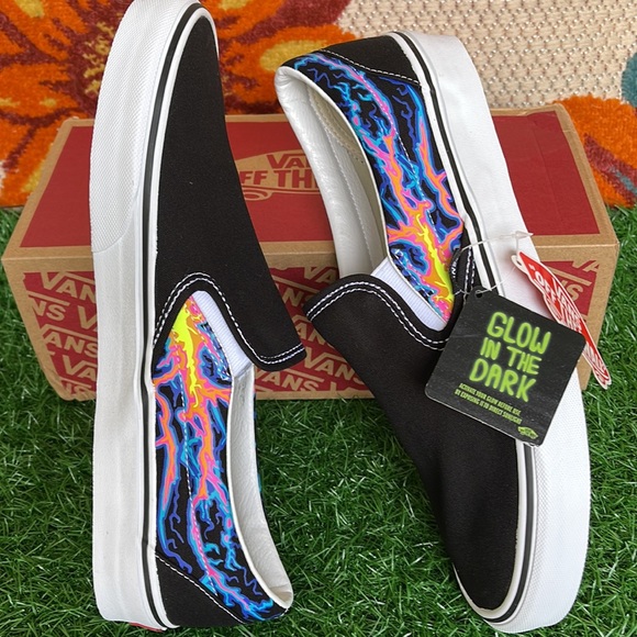 Vans Classic Slip On Electric Flame Black/True White Men’s sneakers - Picture 12 of 16